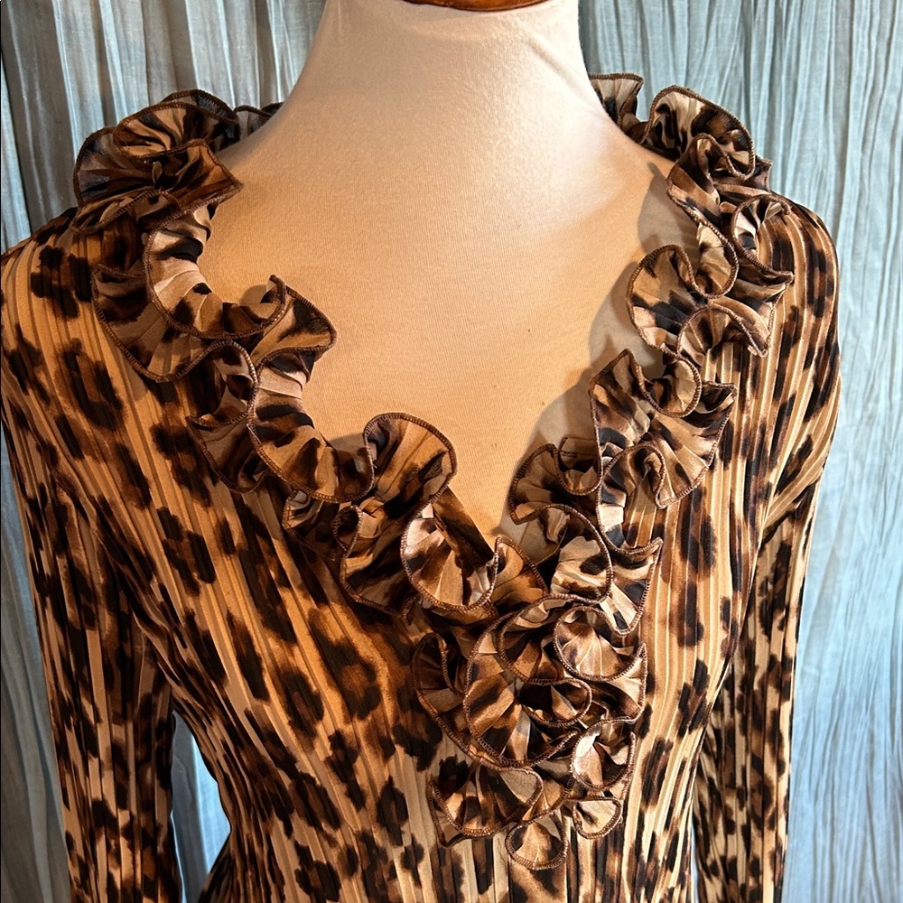 Leopard Print Ruffle Blouse - Picture 2 of 7